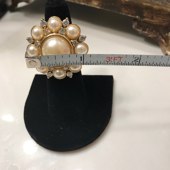 FASHIONABLE gold tone ring. Pearls and crystals. - Picture 5 of 5